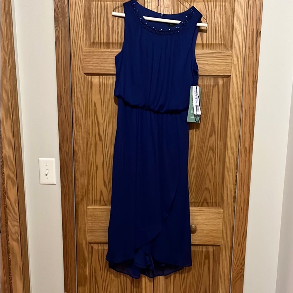 Elegant Navy Blue Sleeveless Dress